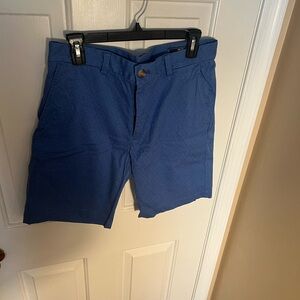 Vineyard Vine Shorts Size 31